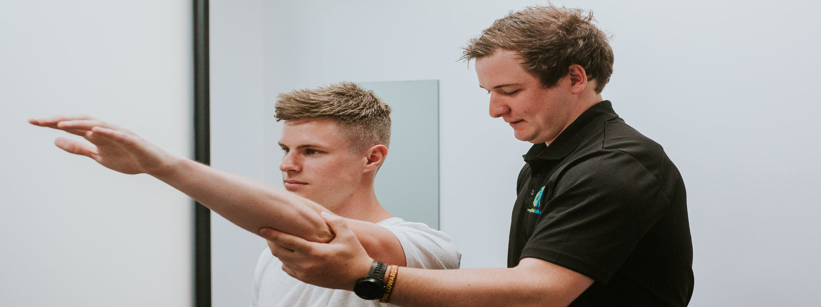 Shoulder bursitis annoying you? Your poor home desk set up might’ve been the start!